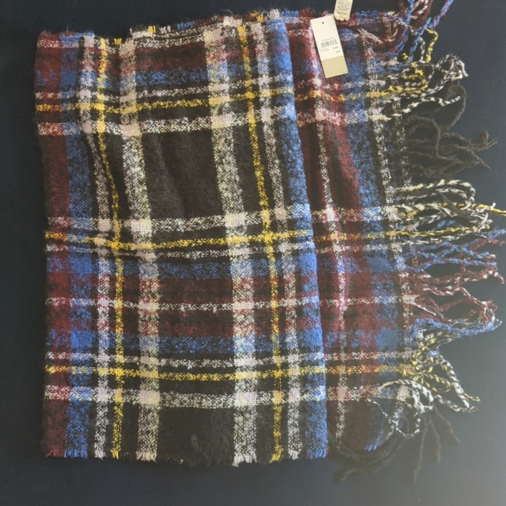 BP. Soft wrap scarf